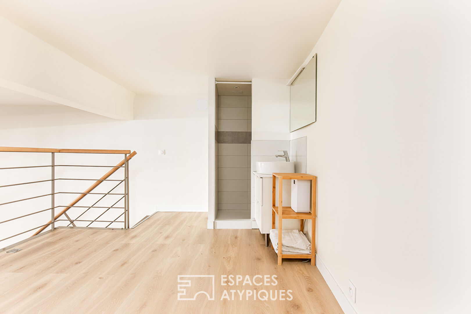 Loft rénové sur cour dans un hôtel  particulier en hypercentre