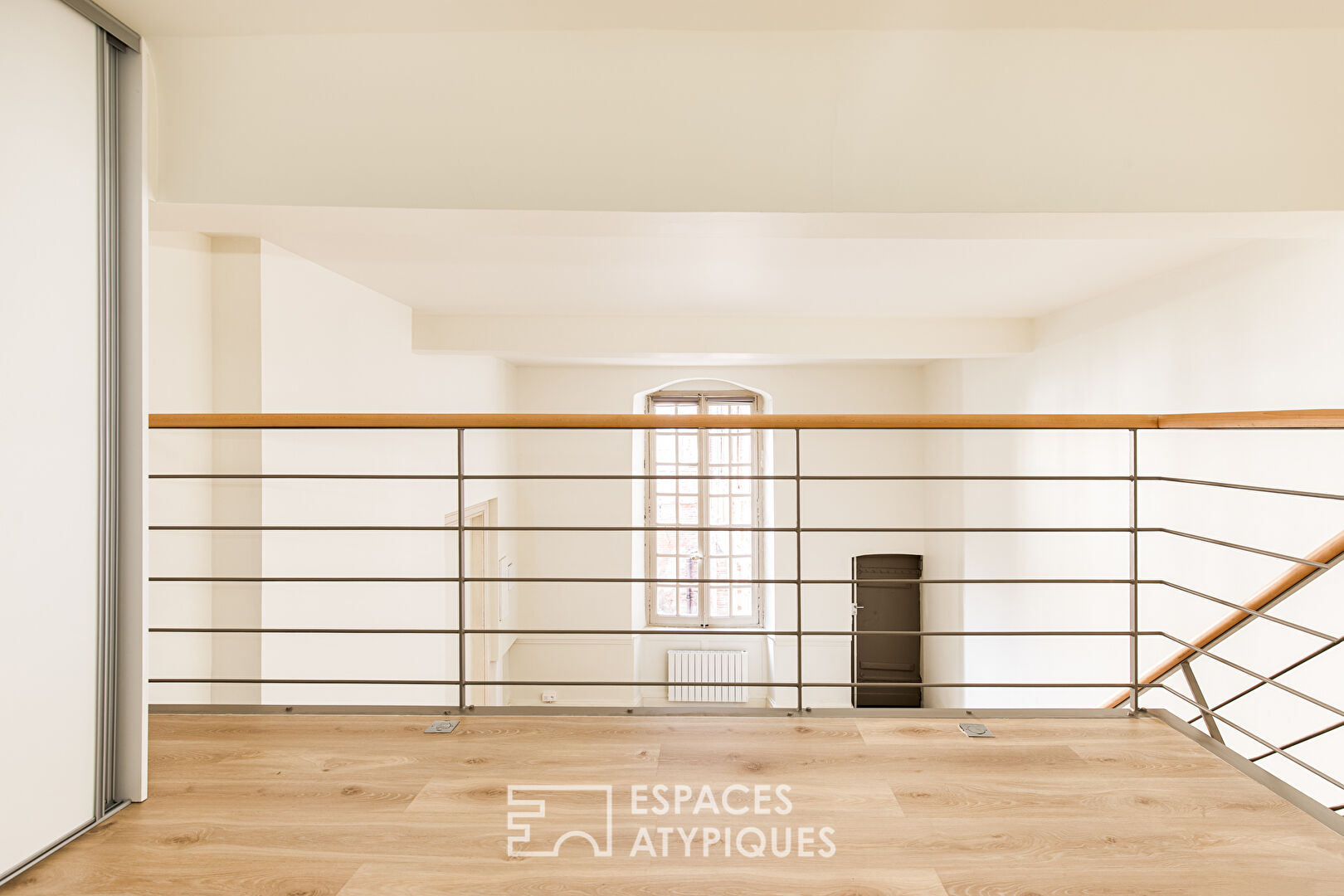 Loft rénové sur cour dans un hôtel  particulier en hypercentre
