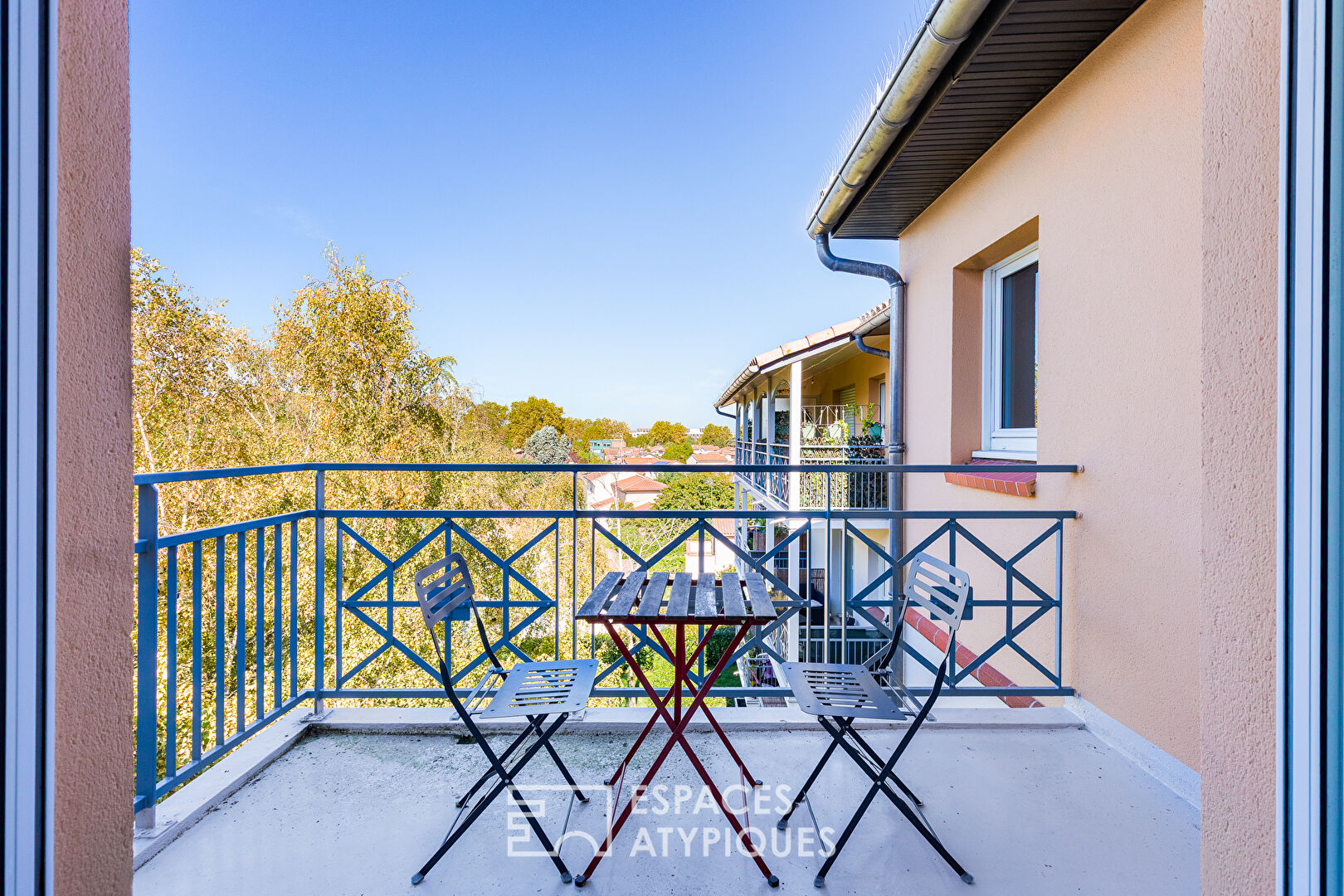 Appartement en dernier étage avec balcon et parking à Toulouse