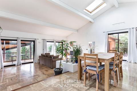 Maison d&rsquo;Architecte piscine et vue sur la campagne
