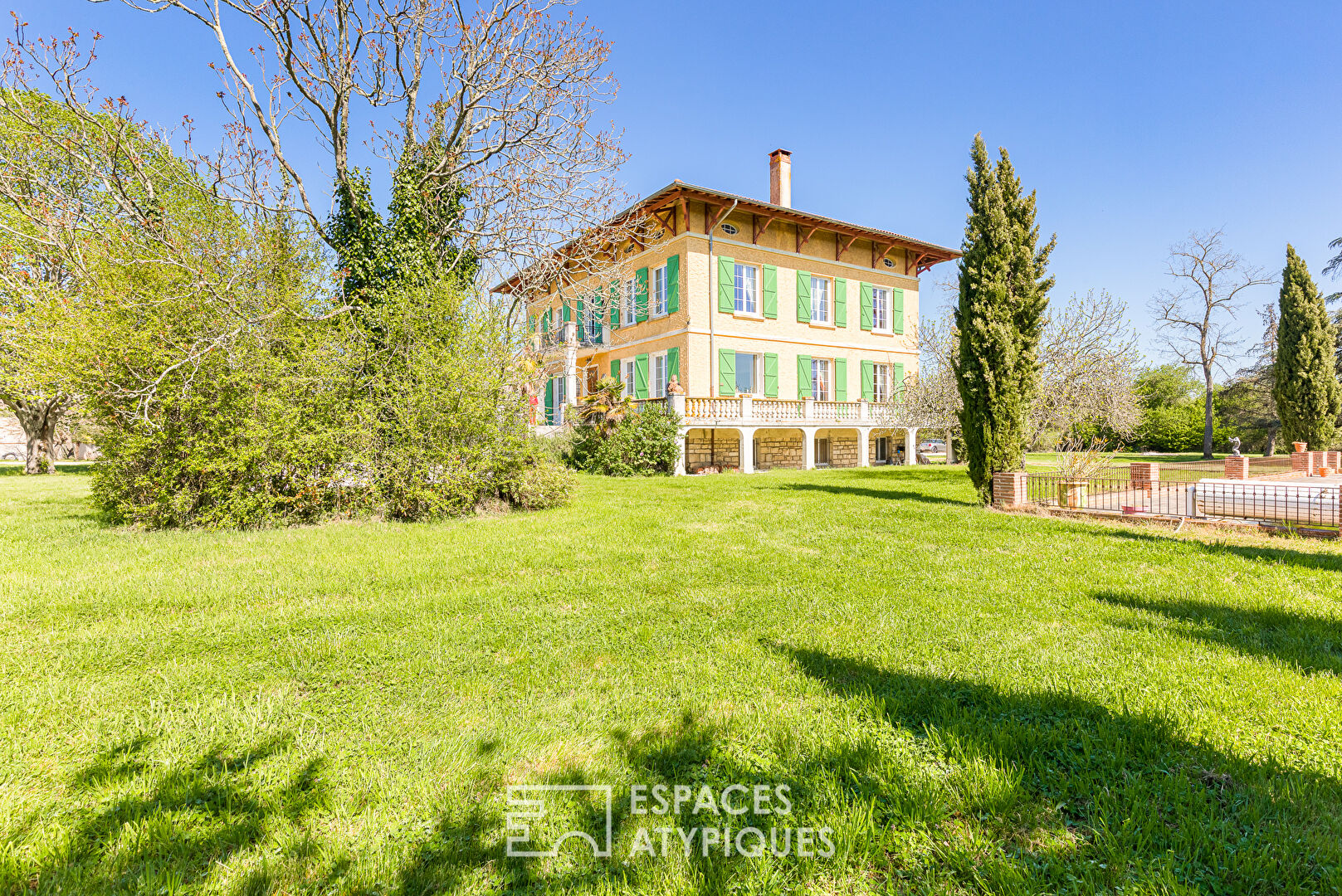 Mansion a few kilometers from Toulouse