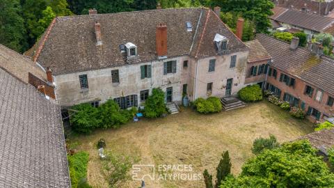 Havre de verdure dans un ancien monastère en ville