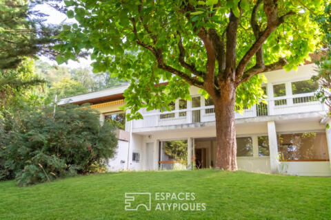 Maison d’architecte seventies et son parc arboré