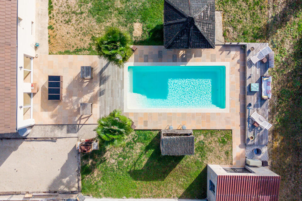 L'art de vivre au jardin : belle maison familiale, terrasse & piscine