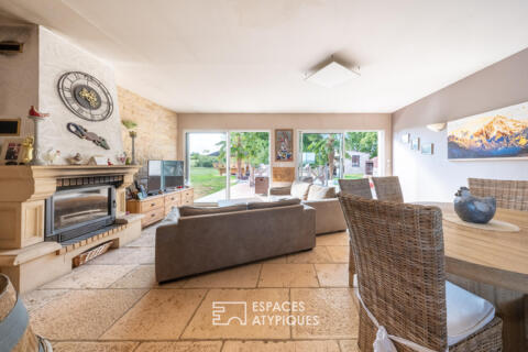L&rsquo;art de vivre au jardin : belle maison familiale, terrasse et piscine