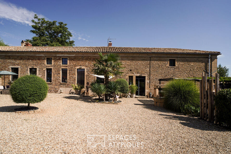 Maison en pierre au charme intemporel