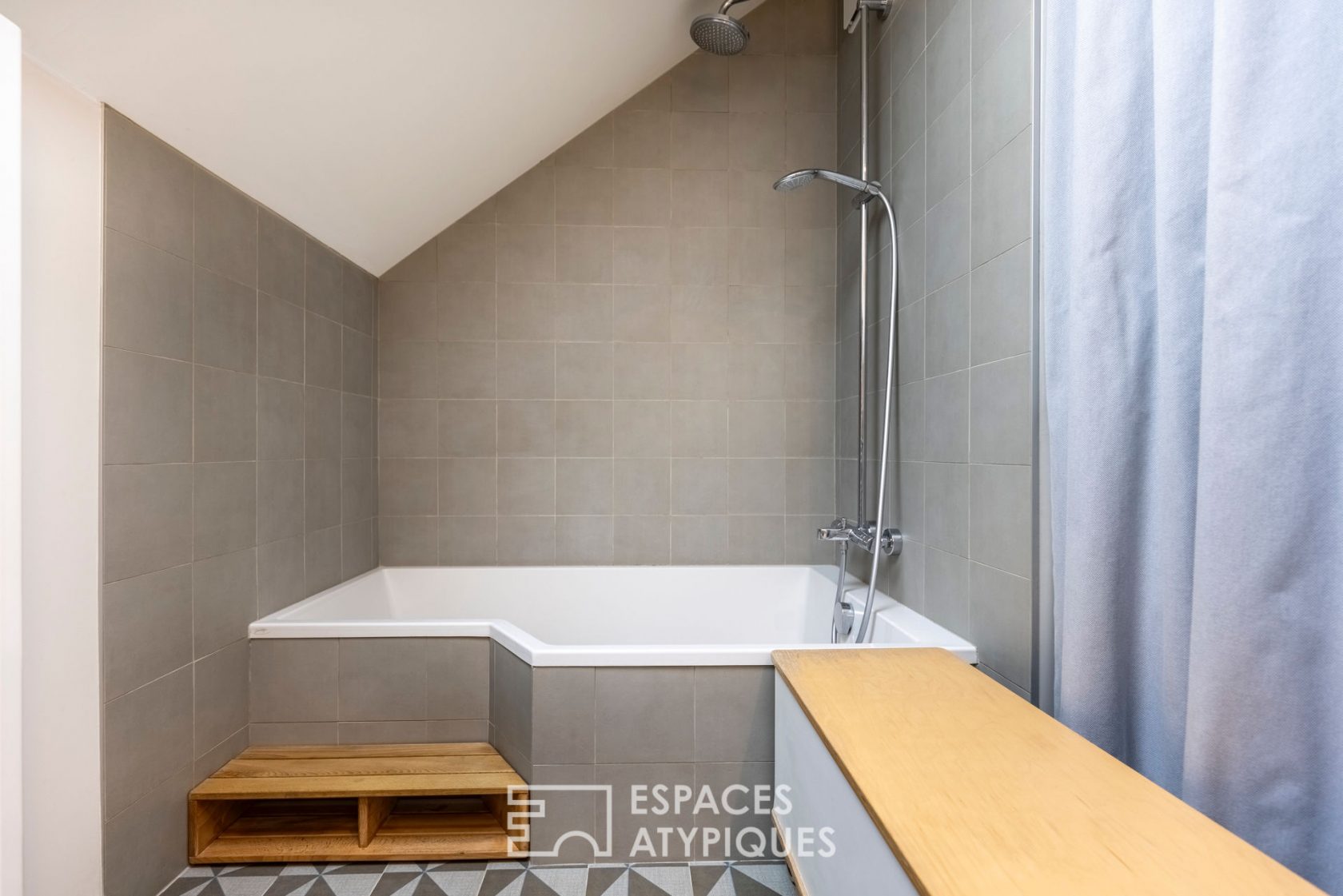 Duplex on the top floors and private parking space