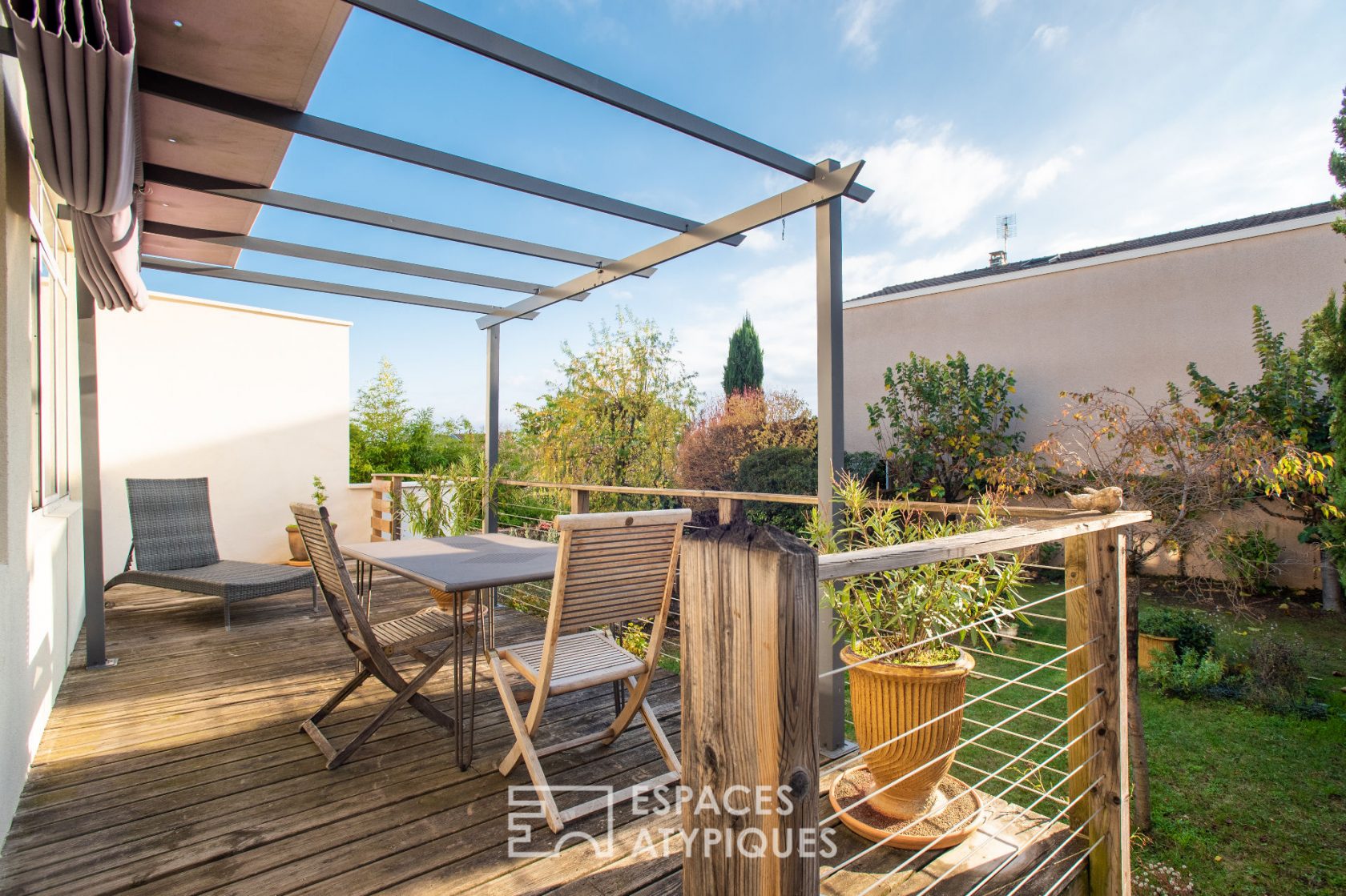 Large townhouse with its garden