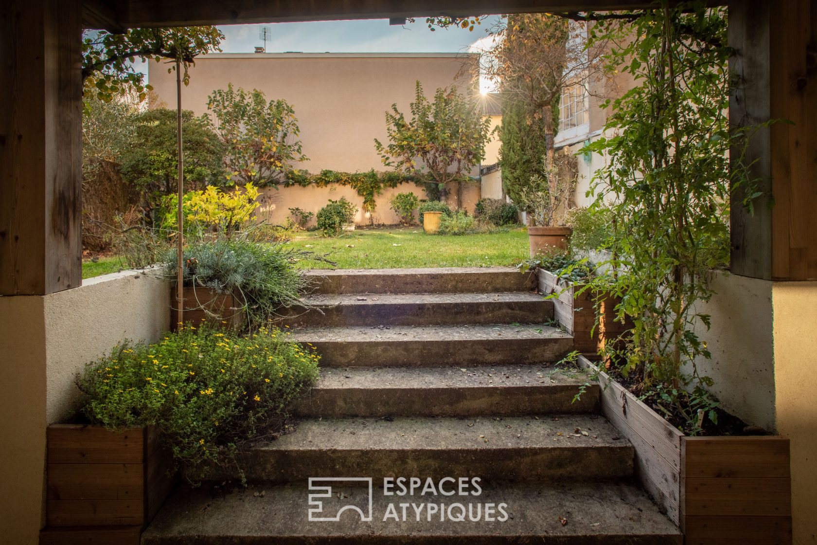 Large townhouse with its garden