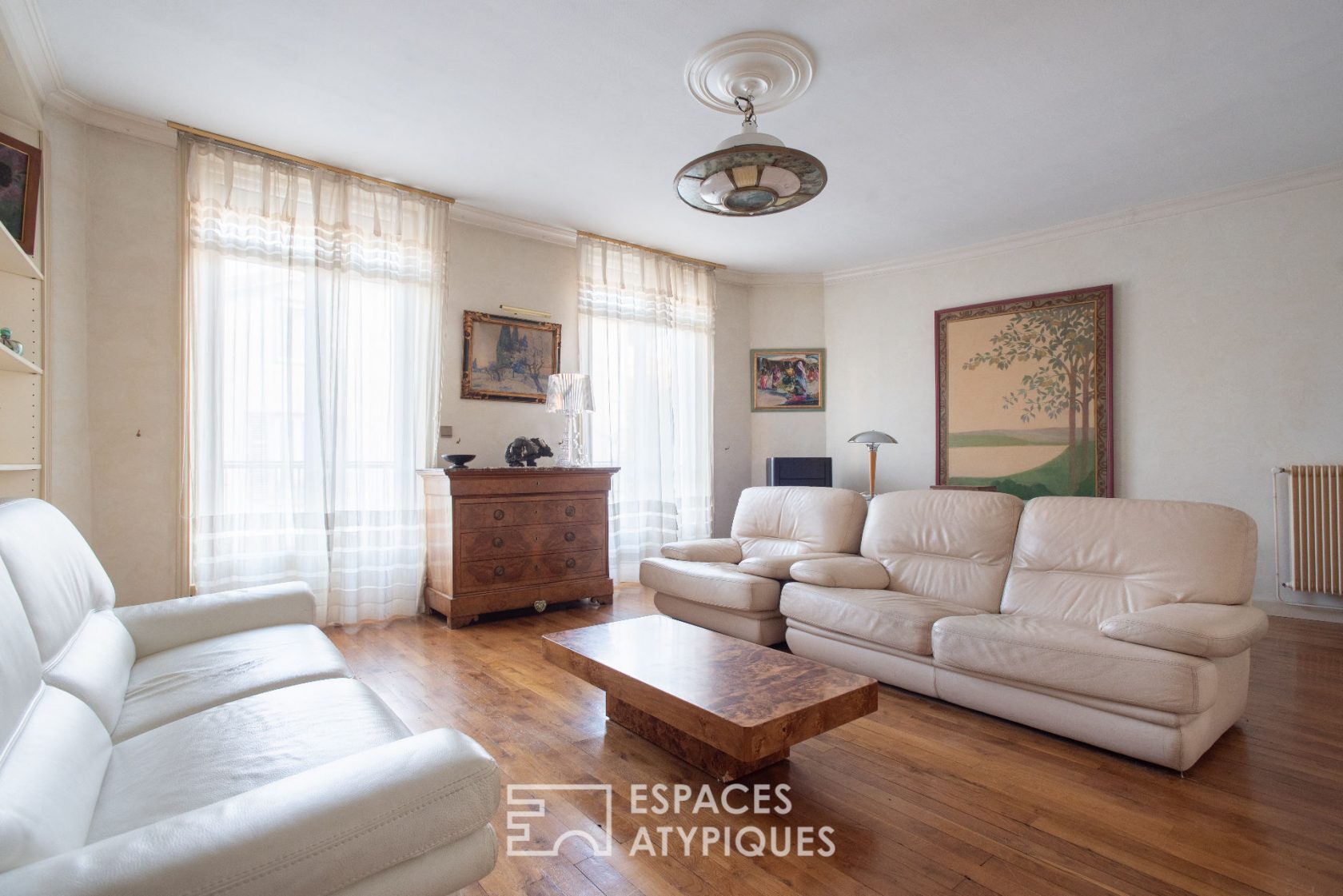 Large townhouse with its garden