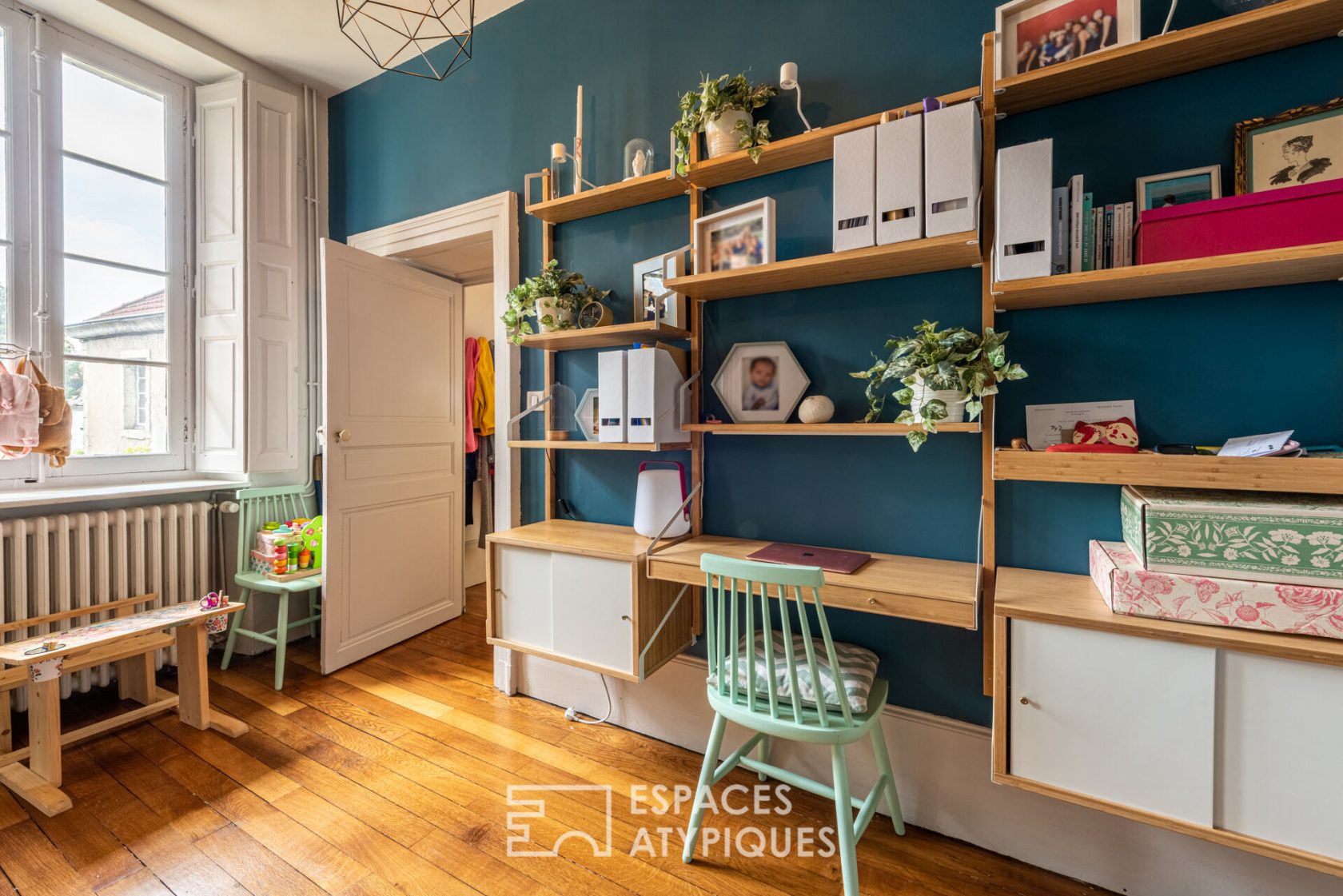 Renovated bourgeois apartment with balcony