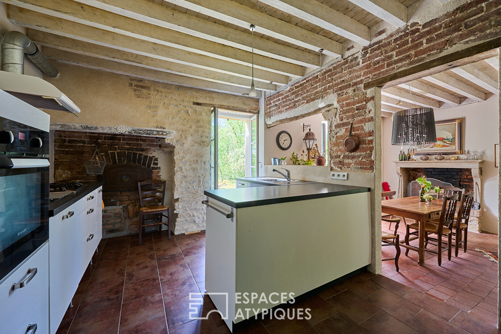 Ancienne ferme en pierre rénovée