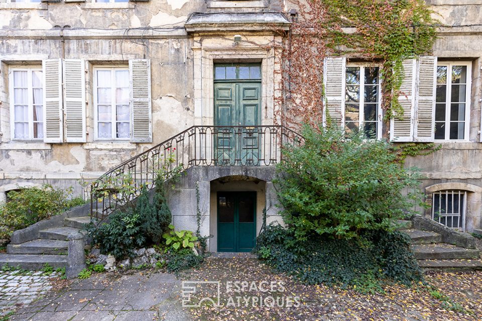 21000 DIJON - Appartement authentique avec jardin privatif dans un Hôtel particulier classé - Réf. 451EB