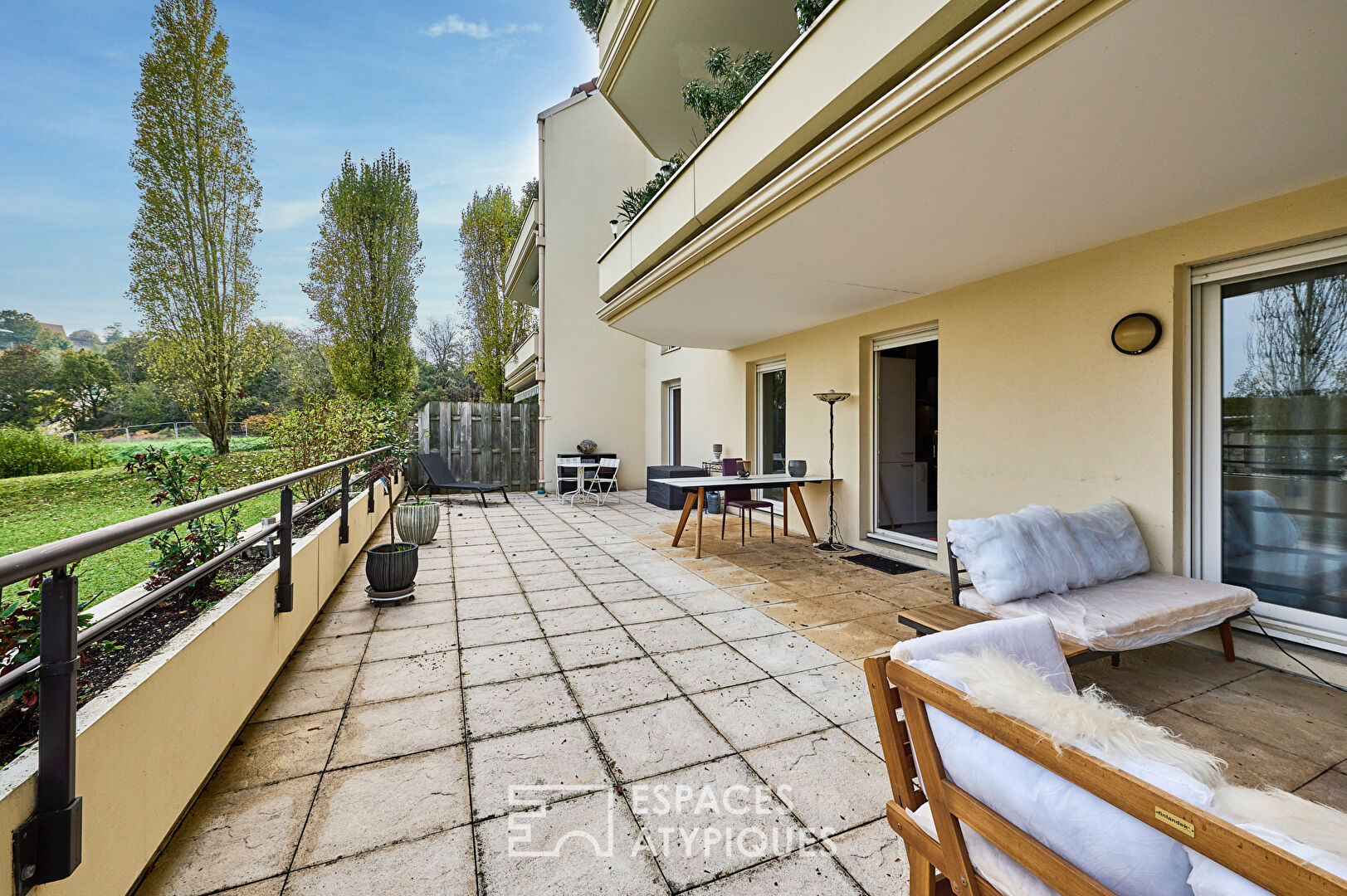 Appartement  aux portes de Dijon avec son immense terrasse