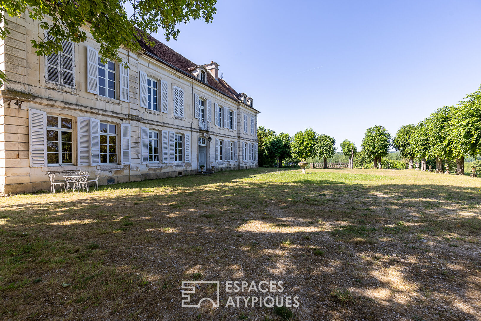 Château proche Chablis à rénover