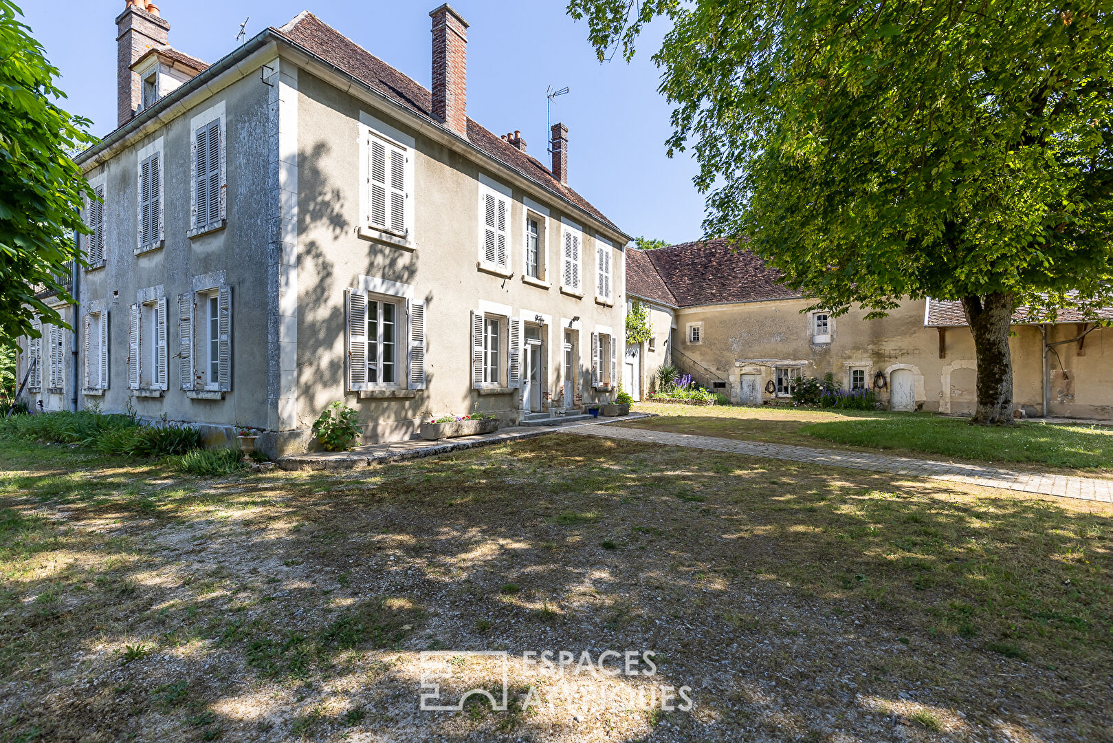 Castle near Chablis to renovate