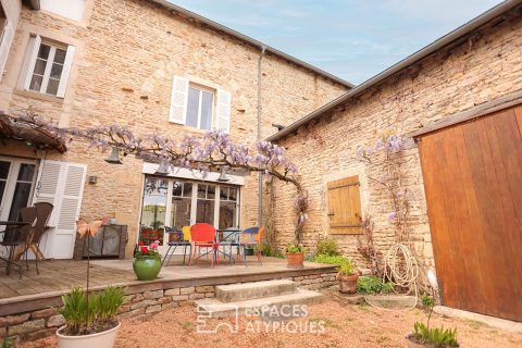 Stone house in the heart of a wine village