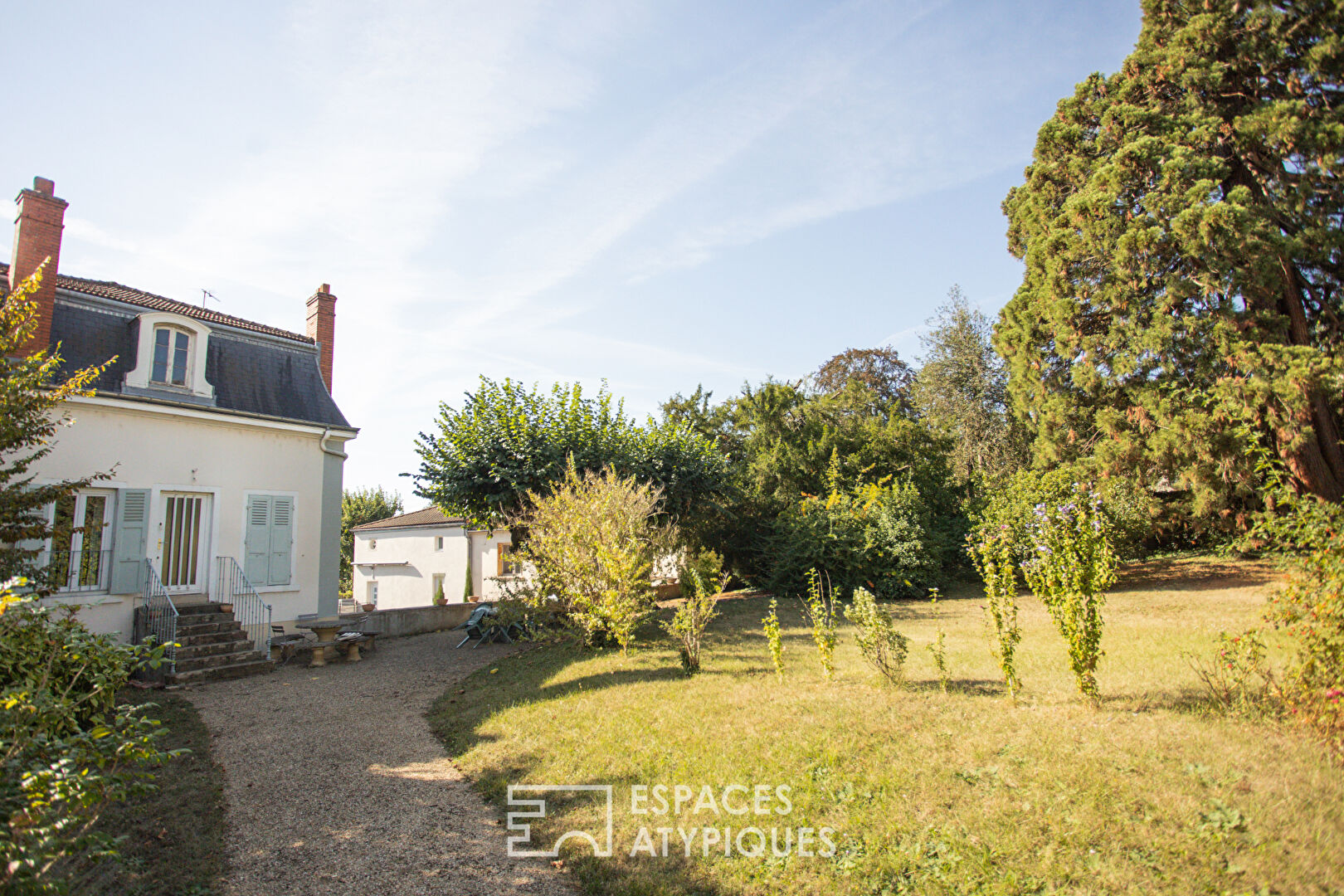 Maison bourgeoise au centre de Mâcon avec parc arboré