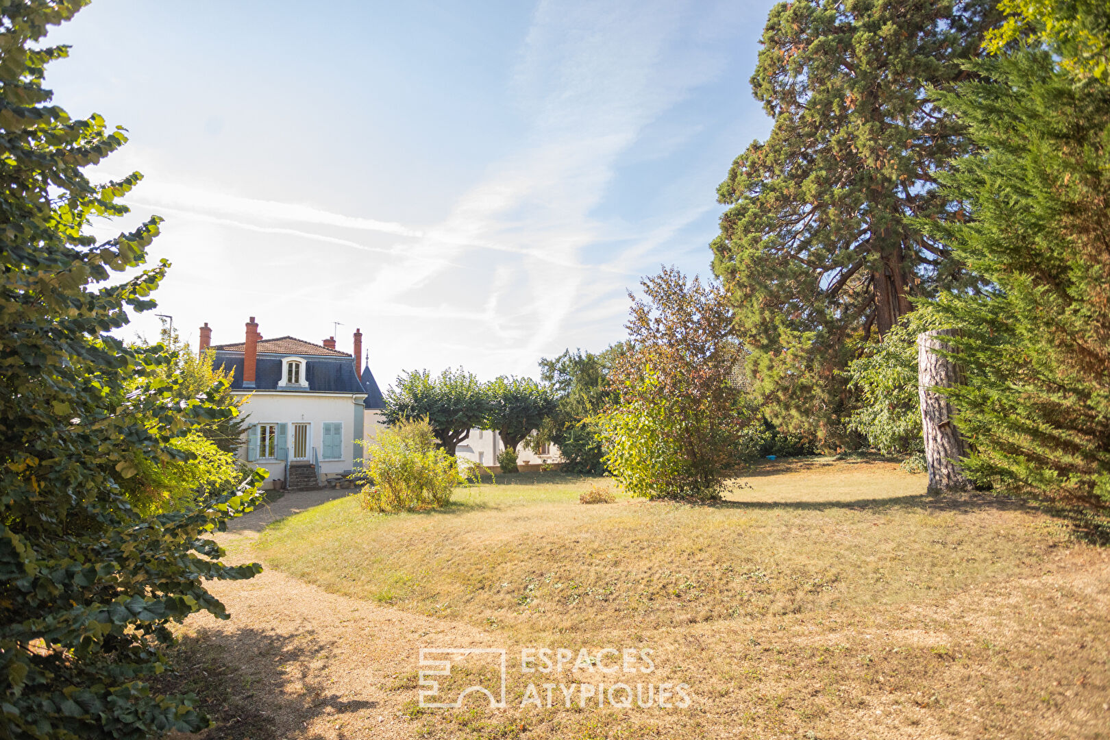 Maison bourgeoise au centre de Mâcon avec parc arboré