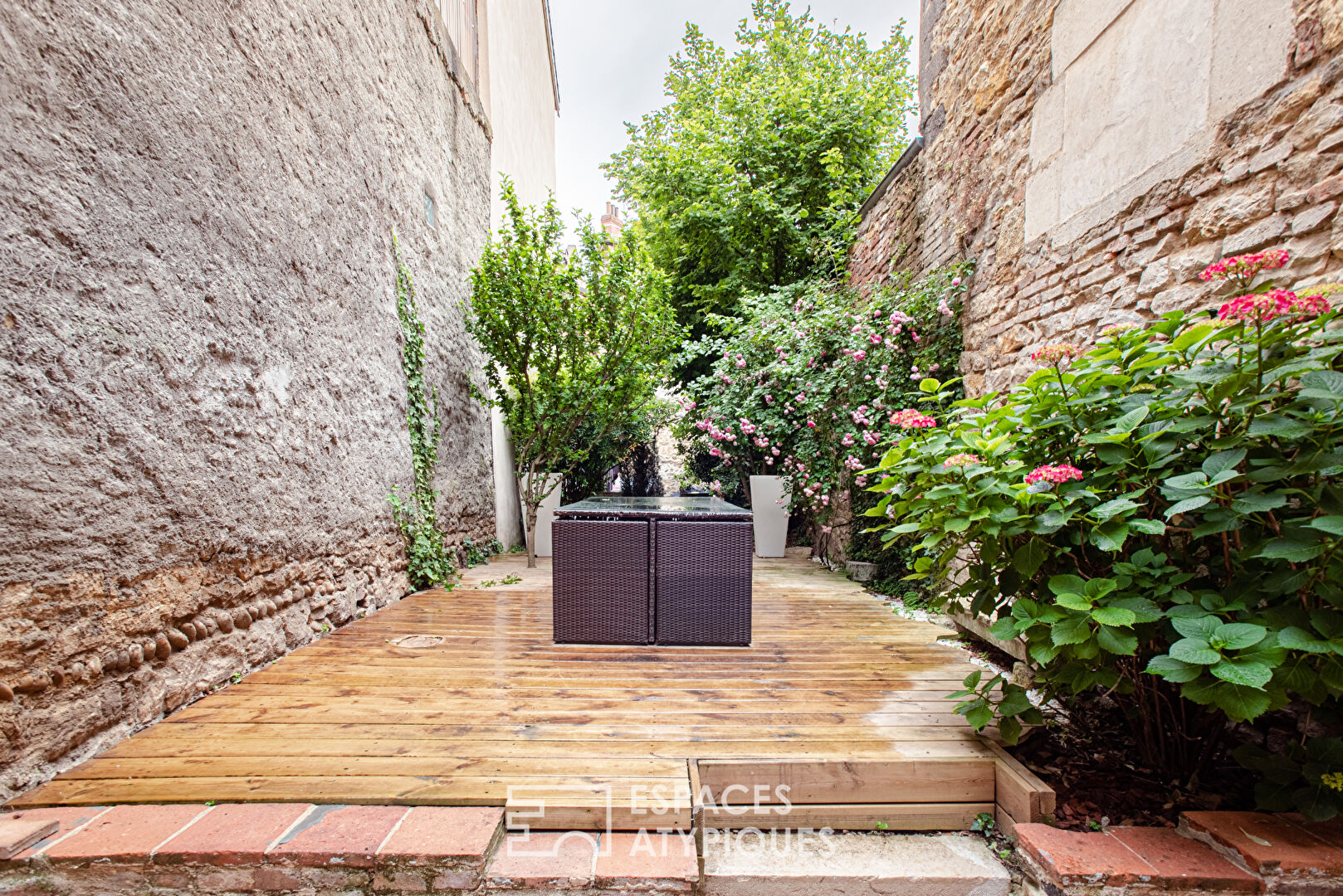 Recently renovated house with its terraces