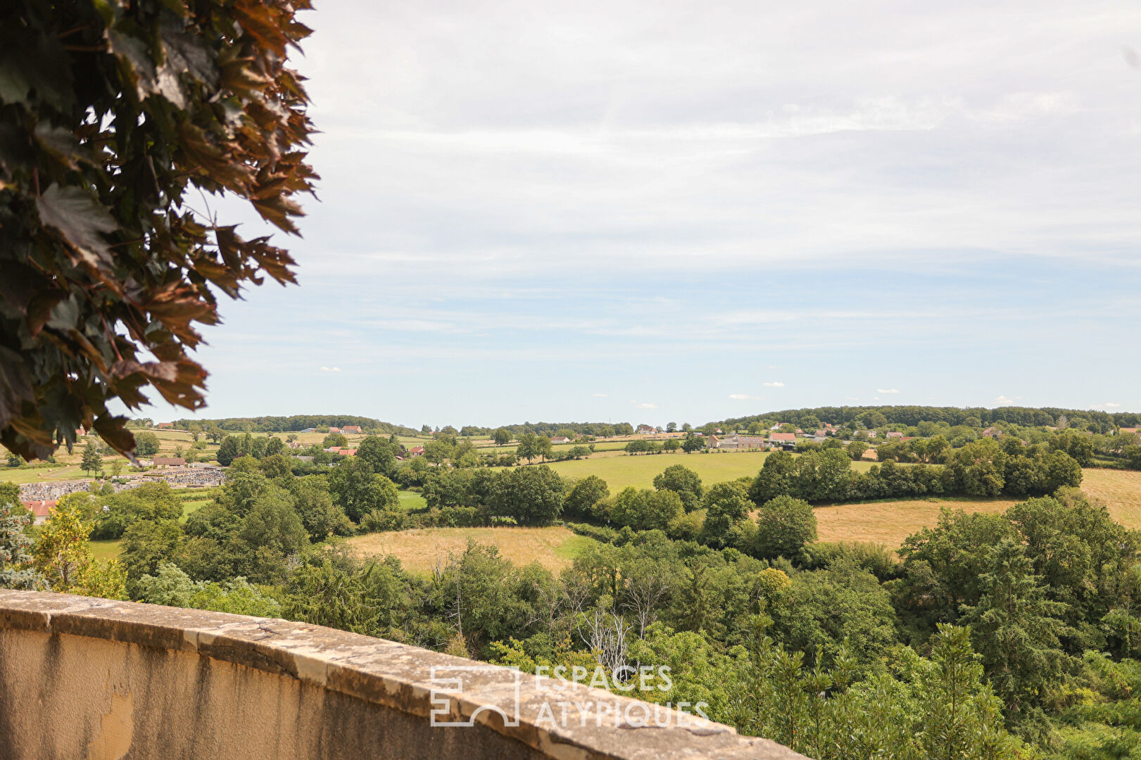 The bourgeois woman perched on her ramparts