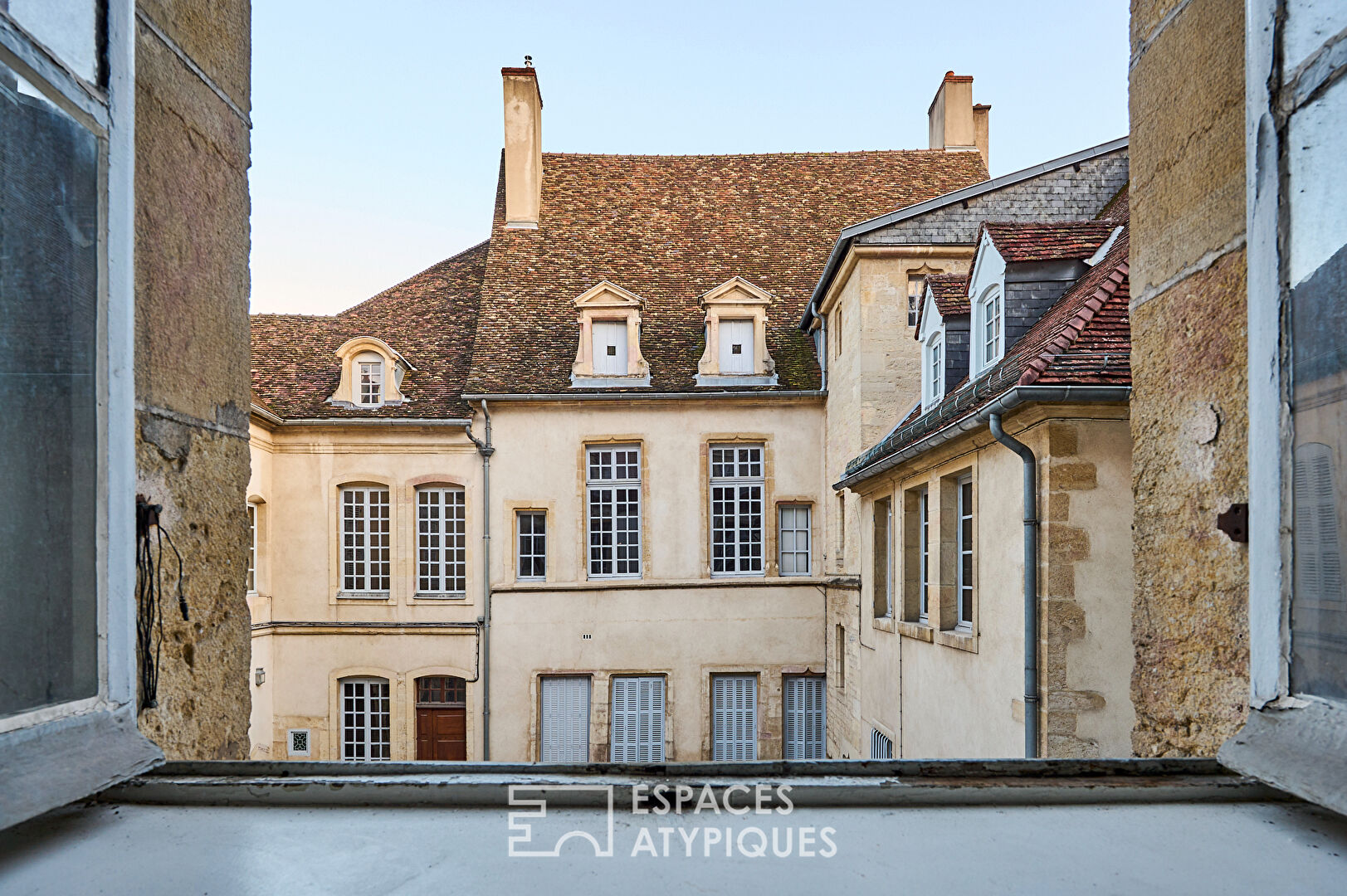 The private mansion steeped in history in the heart of Dijon