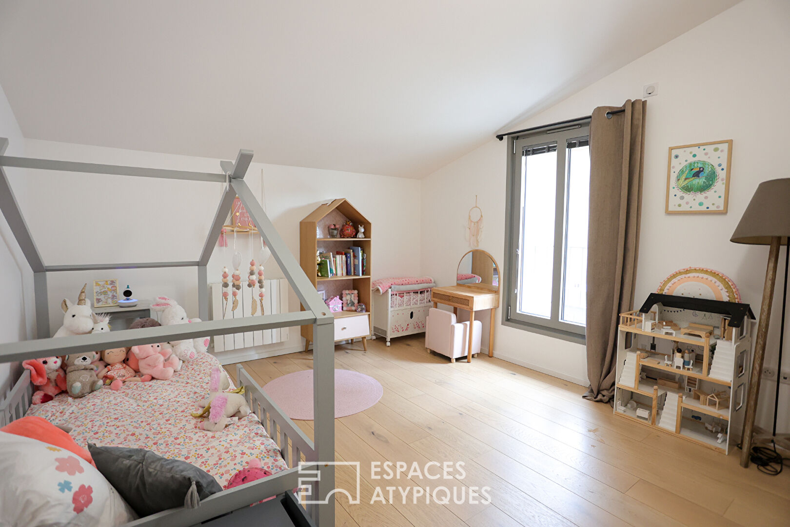 Renovated modernist house in the heart of the city