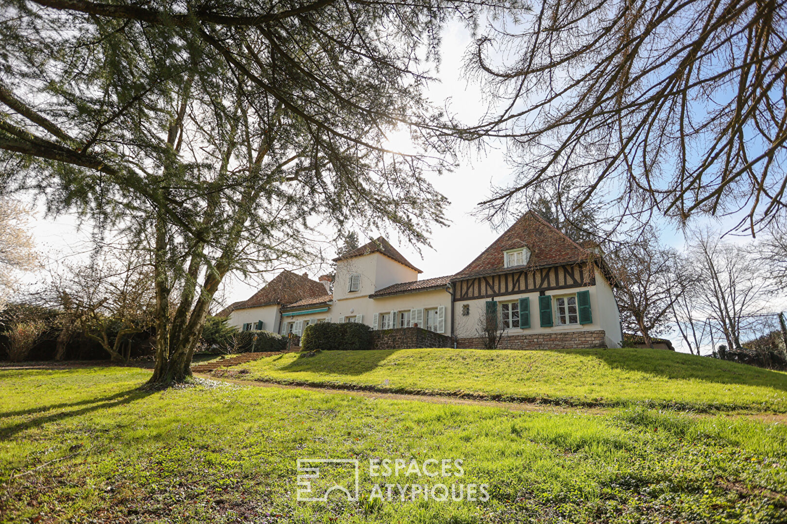 Ancien relais de diligence du 16ème siècle