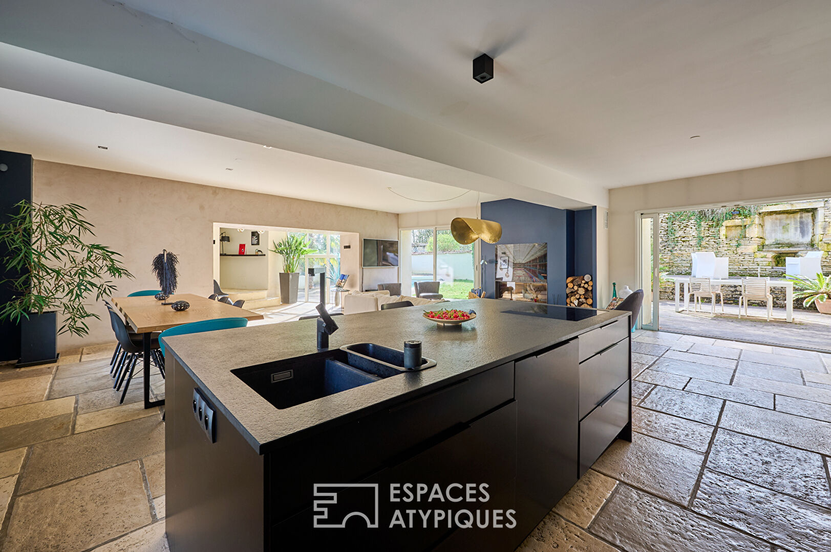 Maison de charme en pierre rénovée, avec piscine
