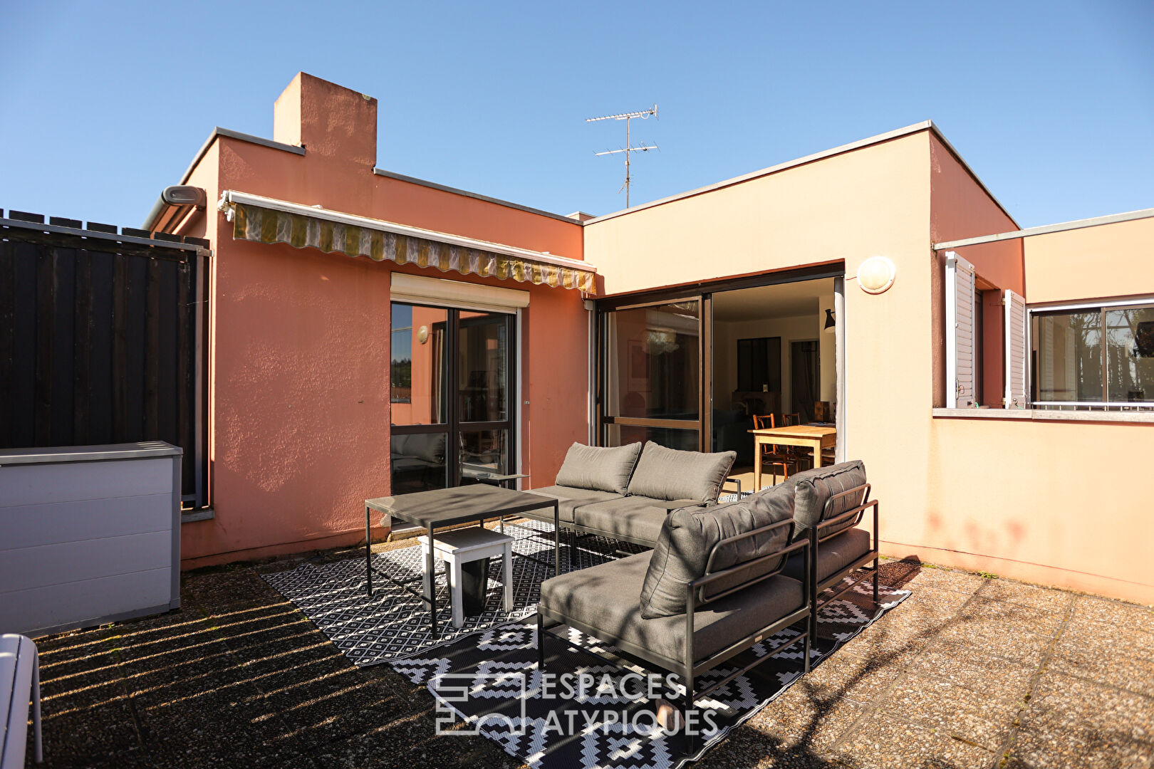 Appartement F4 avec terrasse et piscine