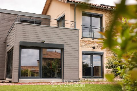 Duo de Maisons Atypiques avec Vue Époustouflante sur les Roches