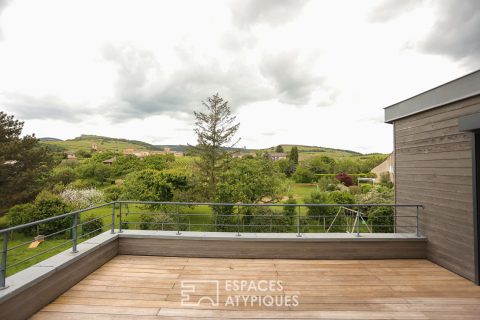 Duo de Maisons Atypiques avec Vue Époustouflante sur les Roches
