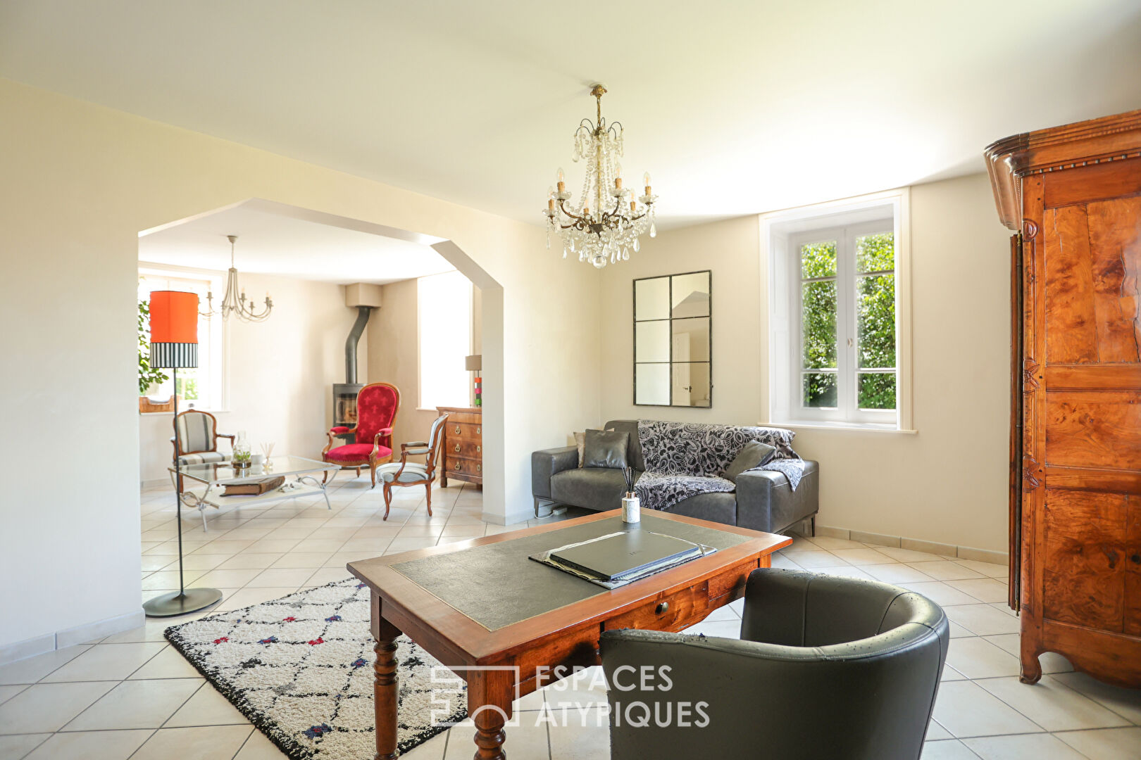 Elegant mansion close to all amenities