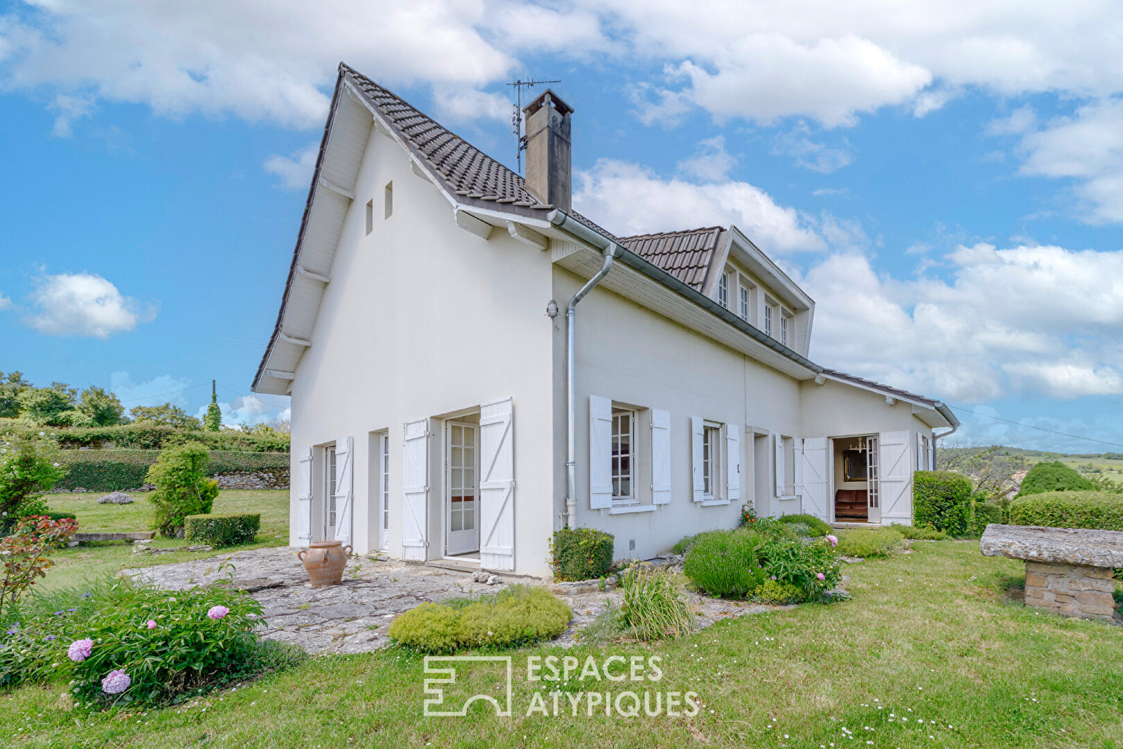 Maison familiale avec vue exceptionnelle à réinterpréter