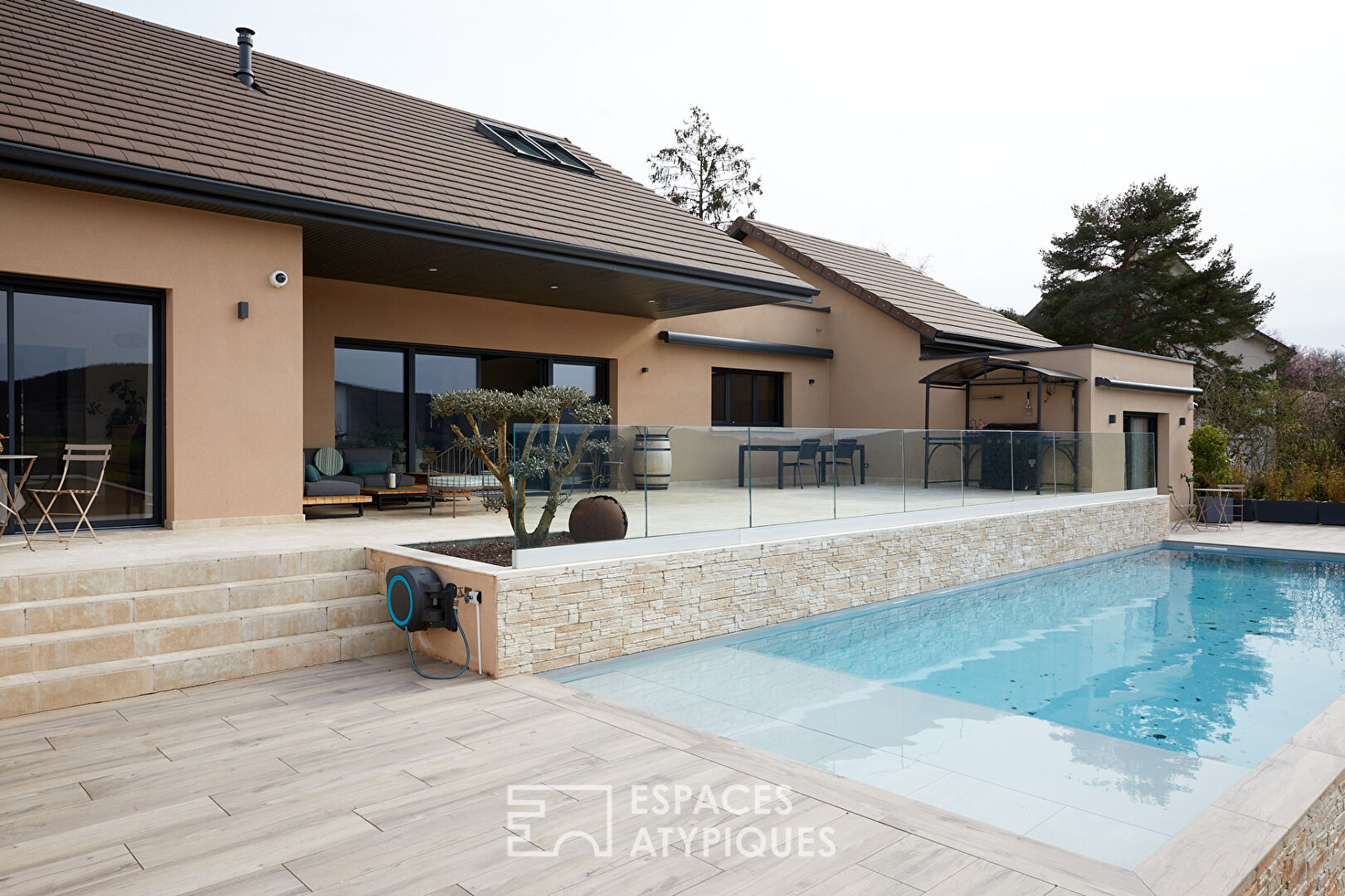 Villa moderniste avec piscine et vue imprenable sur la vallée des Vaux