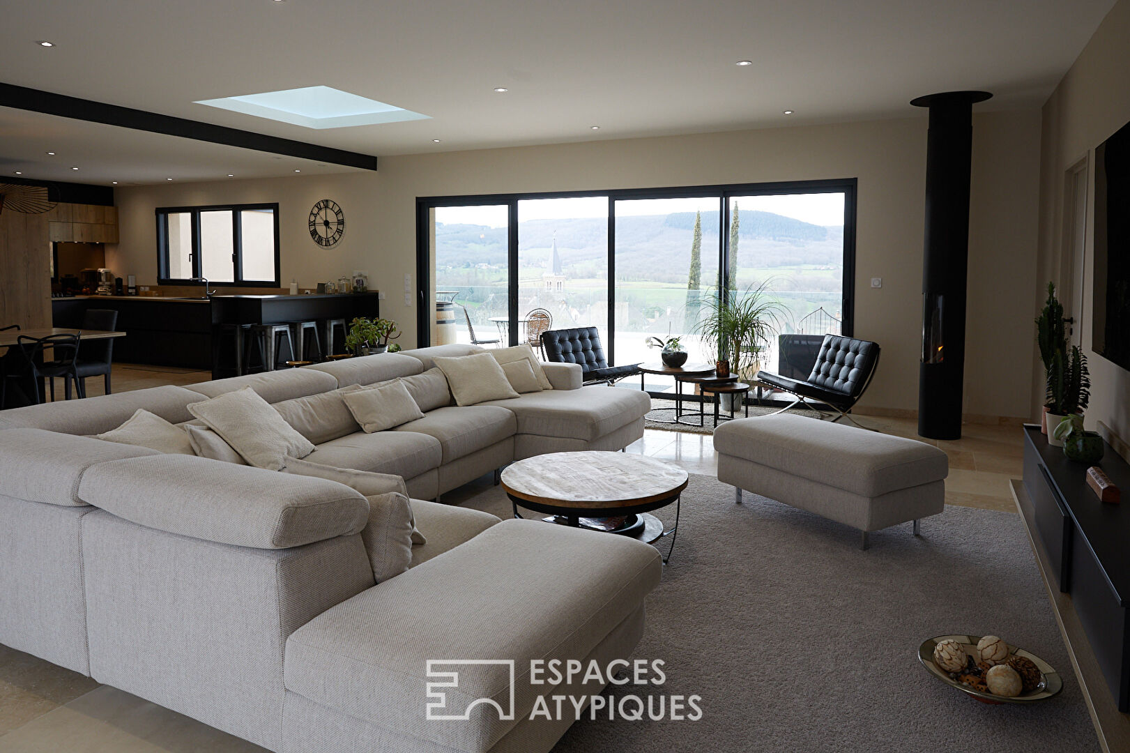 Villa moderniste avec piscine et vue imprenable sur la vallée des Vaux
