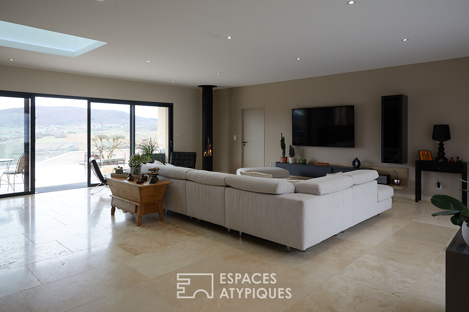 Villa moderniste avec piscine et vue imprenable sur la vallée des Vaux