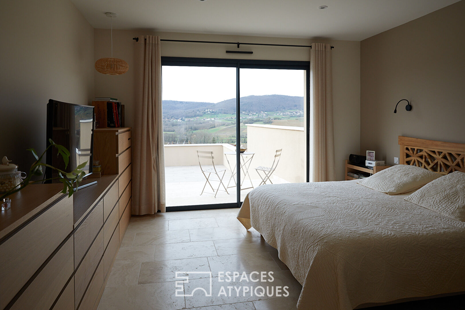 Villa moderniste avec piscine et vue imprenable sur la vallée des Vaux