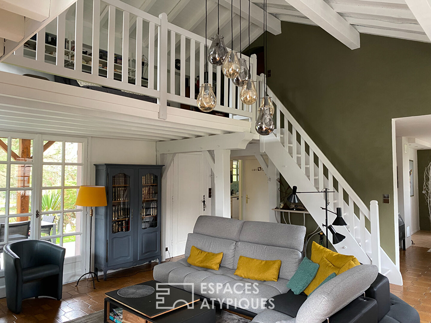 Maison familiale dans son écrin de verdure