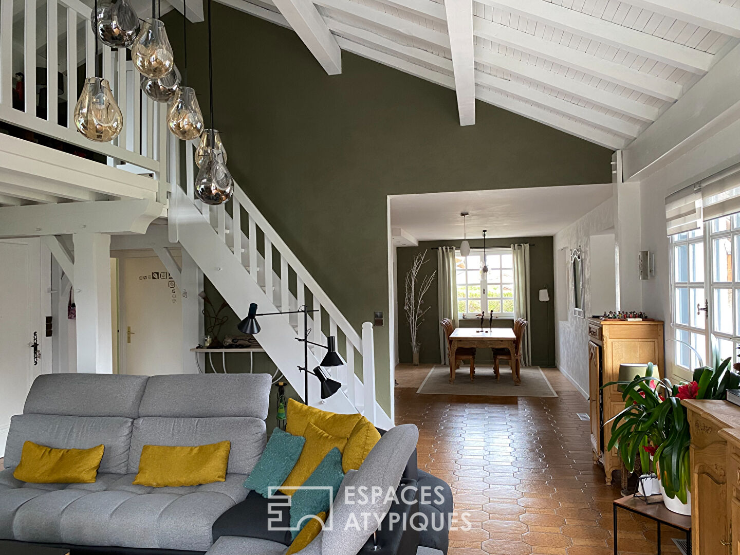 Maison familiale dans son écrin de verdure