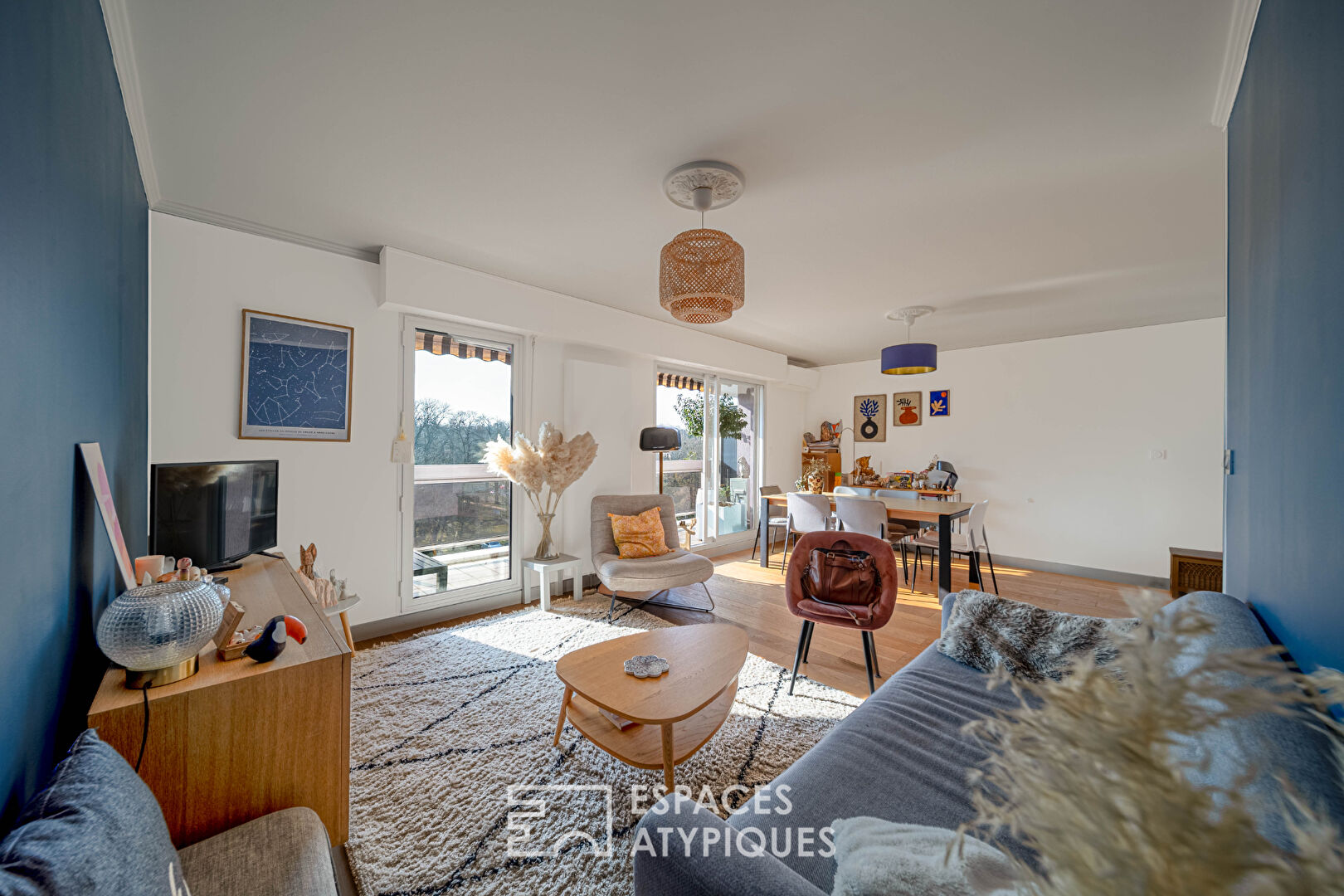 Apartment with panoramic view and large balcony in the city center
