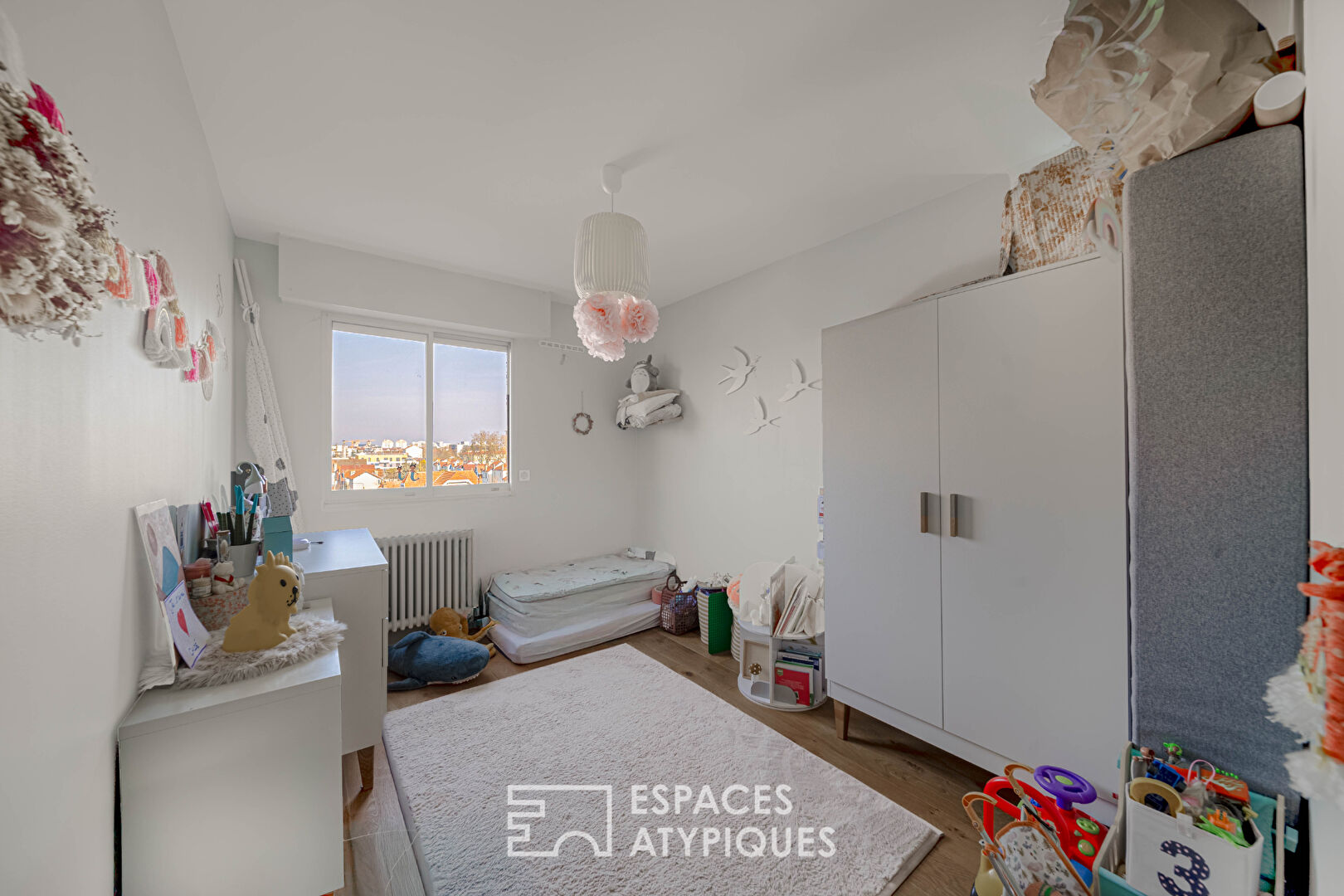 Apartment with panoramic view and large balcony in the city center
