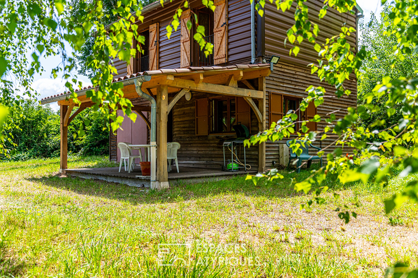 Le chalet des copains, avec étang
