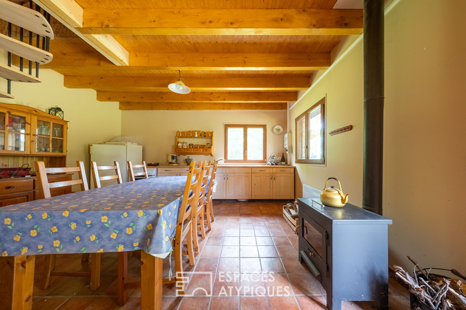 Le chalet des copains, avec étang