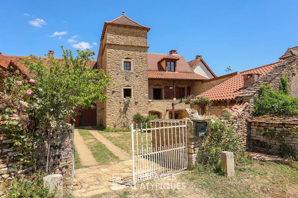 Maison en pierre avec tour et gîte indépendant
