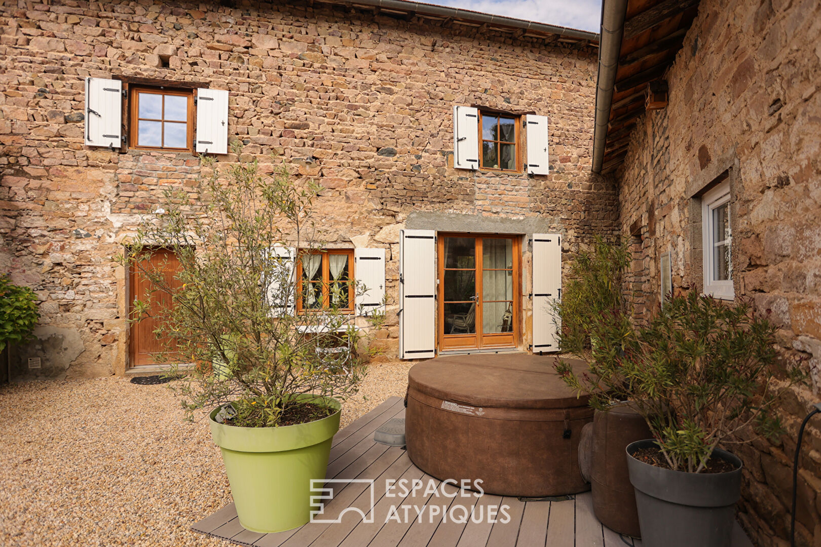 Entre charme et quiétude pour cet ancien gîte en pierre