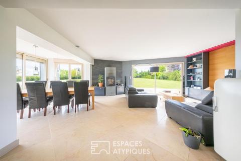 Maison d&rsquo;architecte en pleine verdure