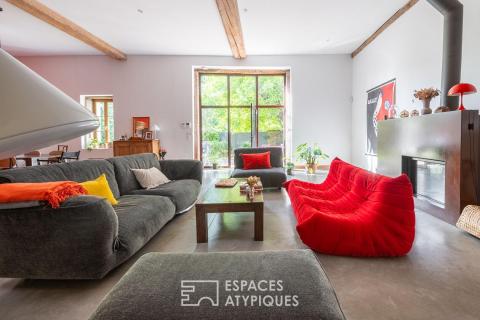 Rénovation contemporaine d&rsquo;un ancien chai avec piscine au coeur de Givry