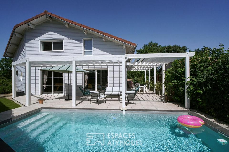 Un écrin contemporain avec piscine en coeur de ville