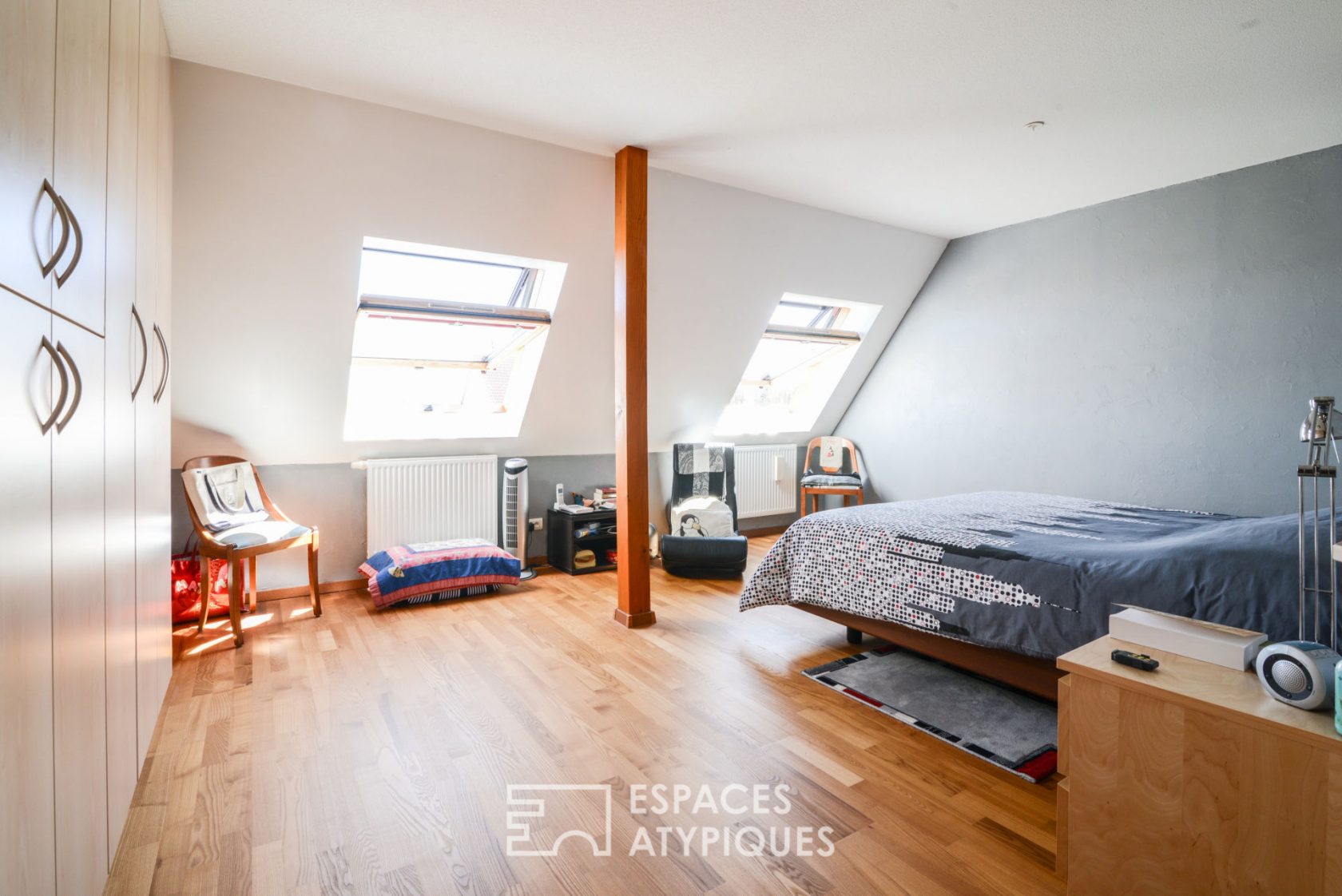 Duplex sous les toits et sa terrasse